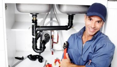 Repari singur sau chemi specialistii in instalatii sanitare cand se strica o instalatie din casa? 1 instalator autorizat sector 5 bucuresti